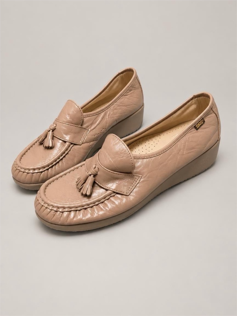 Vintage SAS Handsewn Leather Tassel Wedge Loafers Taupe 9.5 M USA